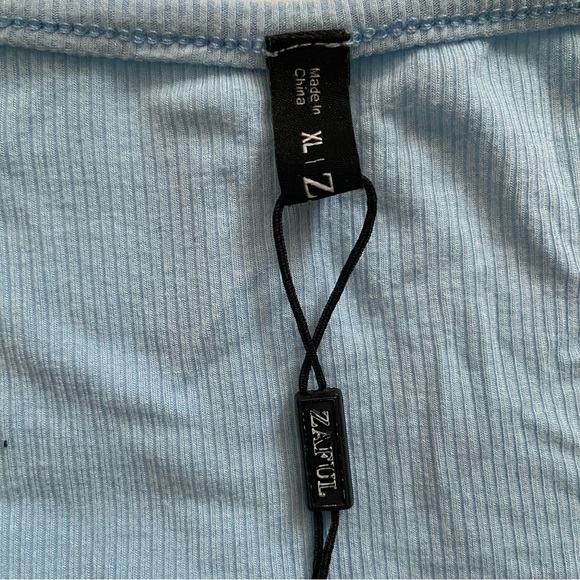 Zaful Blue Ribbed Cropped Button-Up - Picture 2 of 2